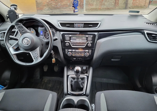 Nissan Qashqai cena 62000 przebieg: 79000, rok produkcji 2017 z Zbąszyń małe 79